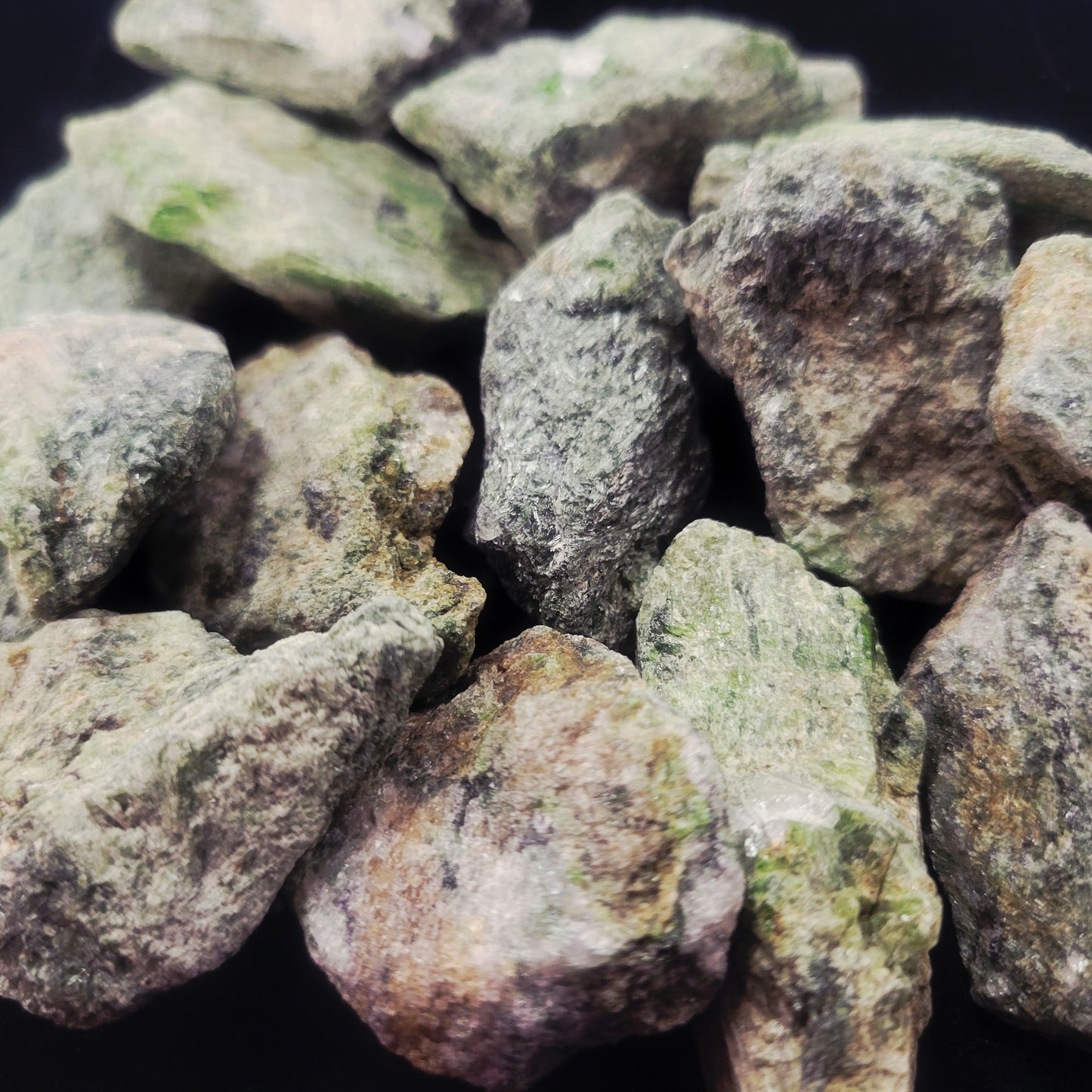 Diopside, Rough