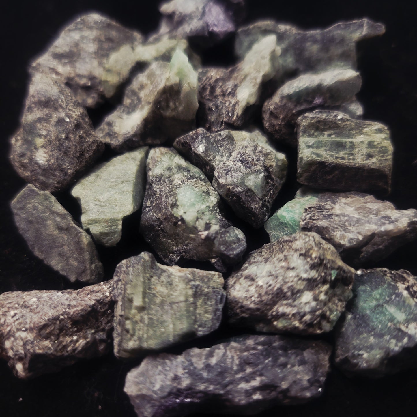Emerald, Rough