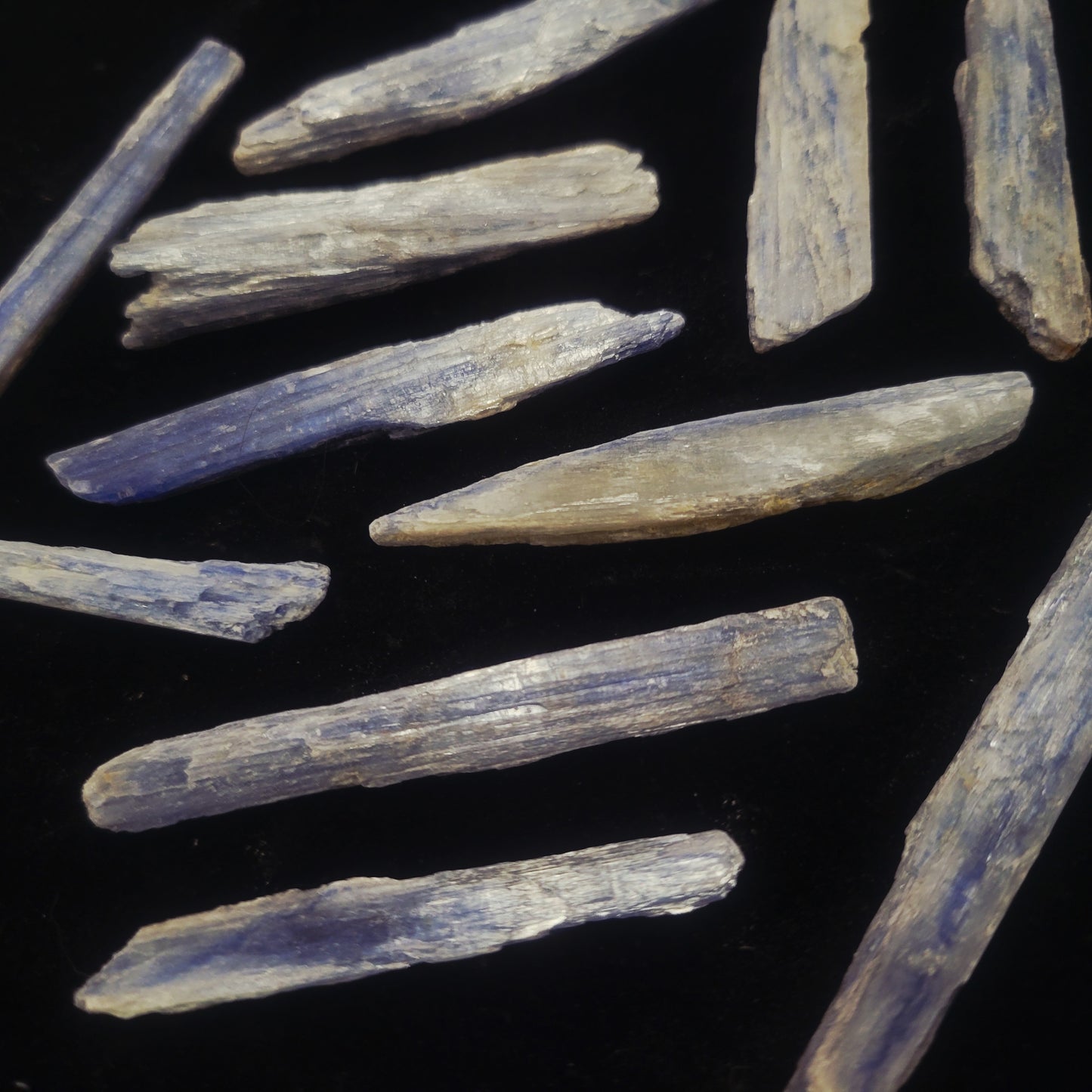 Blue Kyanite, Point