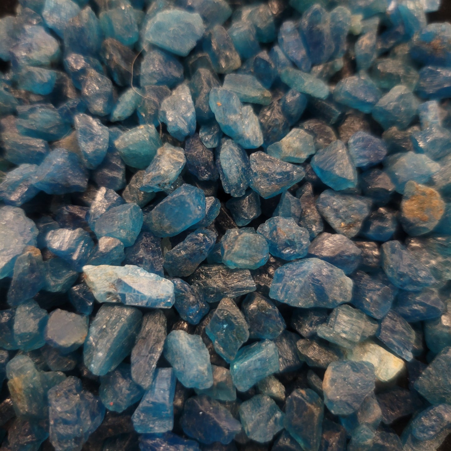 Apatite, Rough