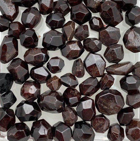 Faceted Garnet, Mini