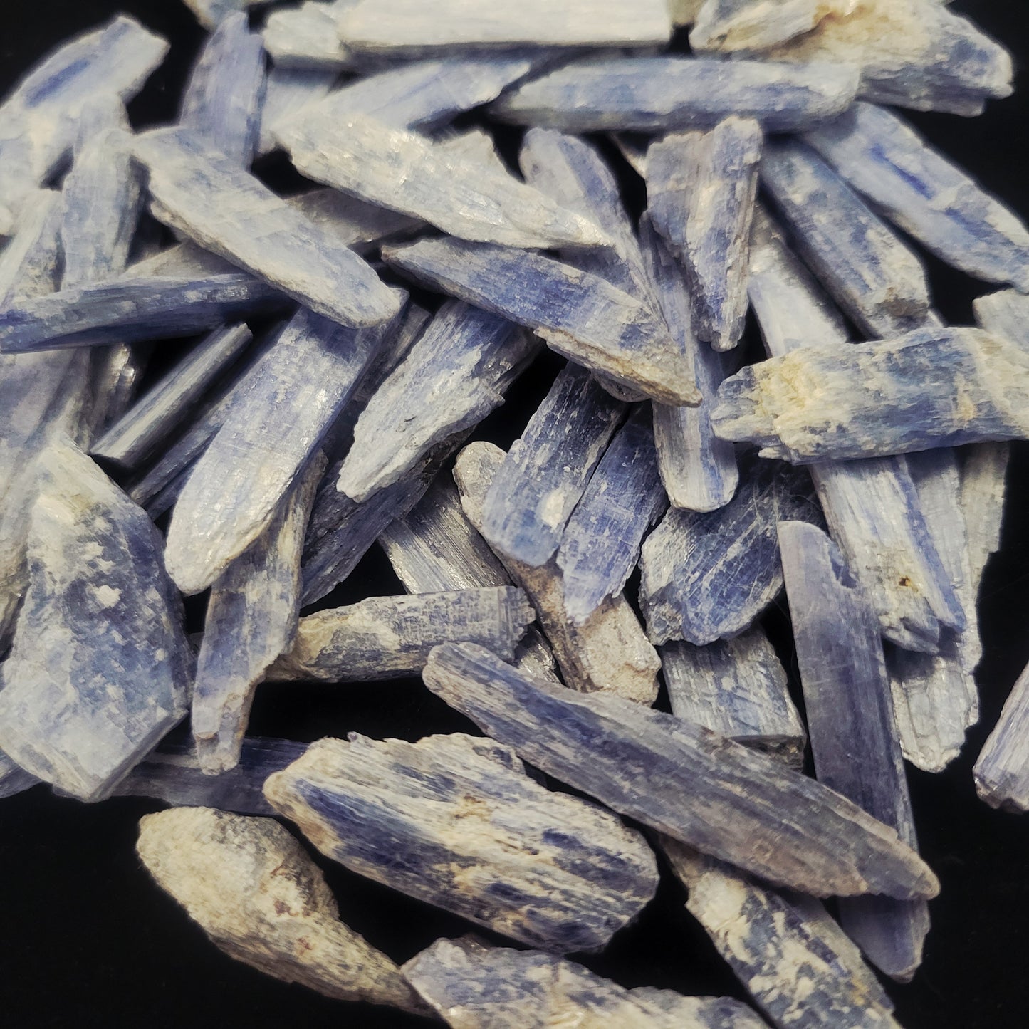 Blue Kyanite, Point