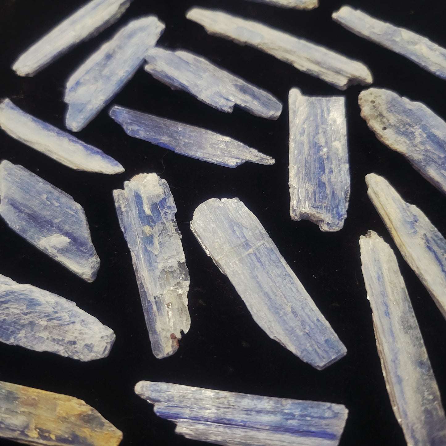 Blue Kyanite, Point