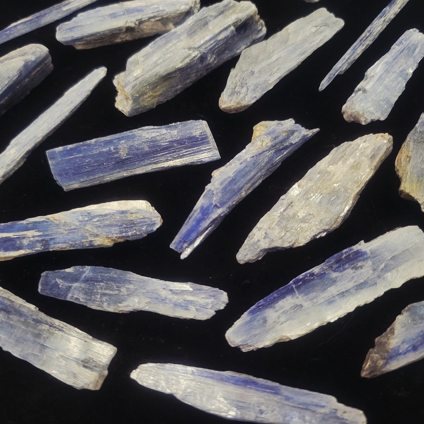 Blue Kyanite, Point