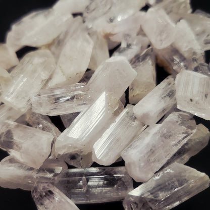 Danburite, Point